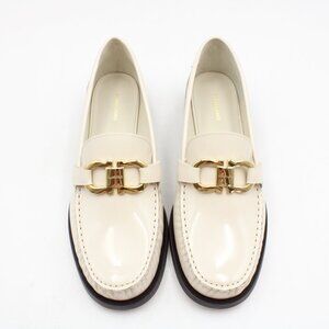 NIB Ferragamo Maryan Patent Leather Loafers with Gancini Bit in Mascarpone US 8